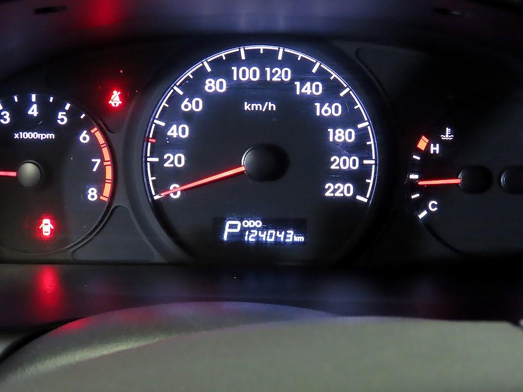 HYUNDAI Starex - Vista 9