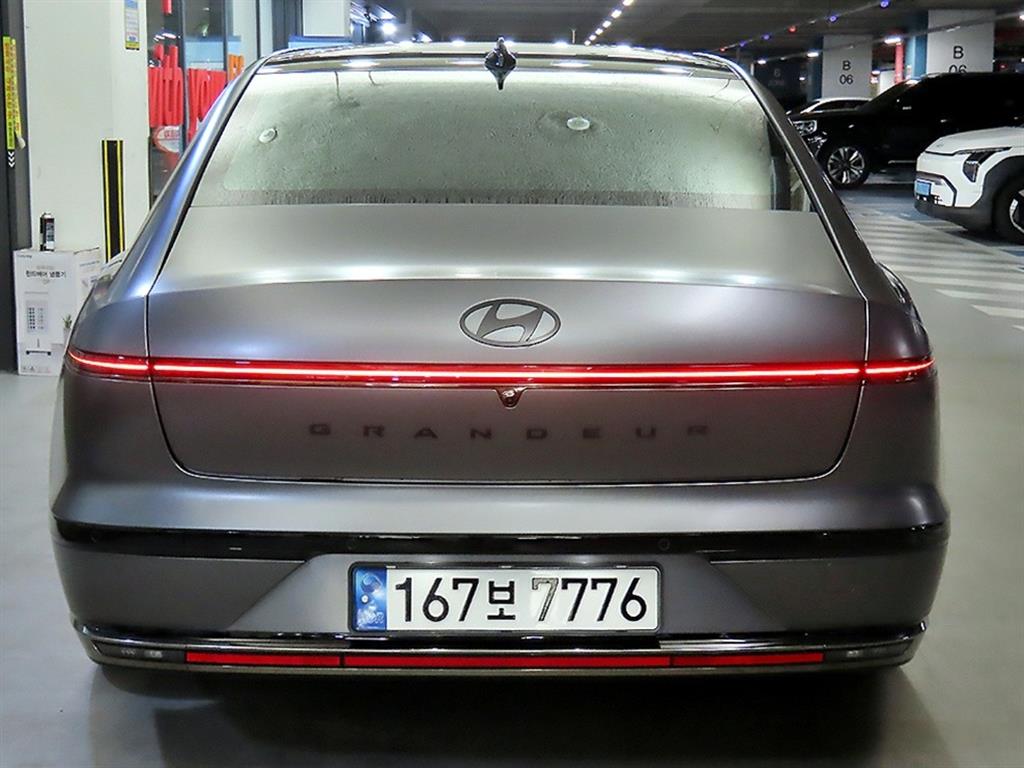 HYUNDAI Grandeur - Vista 5