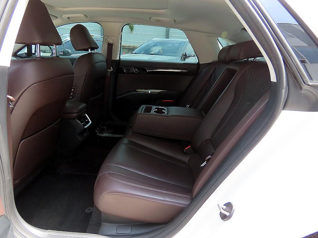 HYUNDAI Grandeur - Vista 6