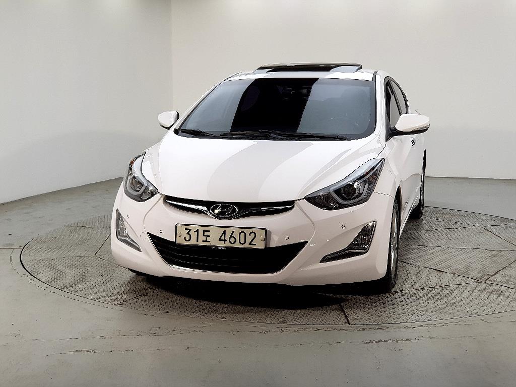 HYUNDAI Avante - Vista 2
