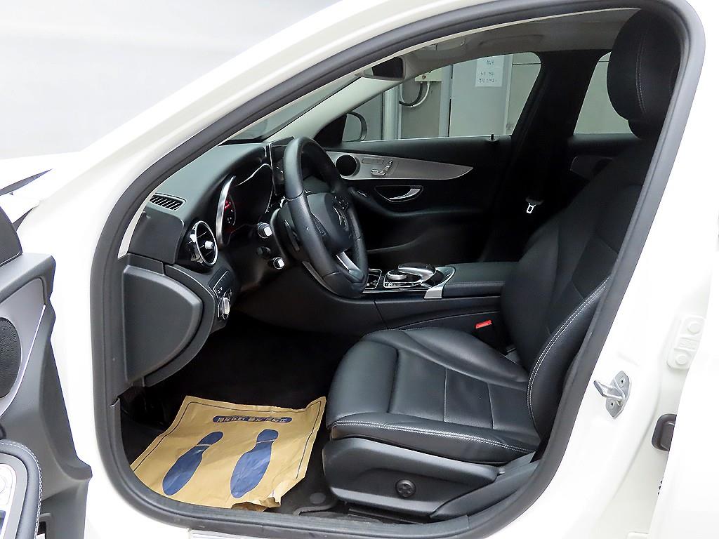 Mercedes Benz C Class - Vista 5