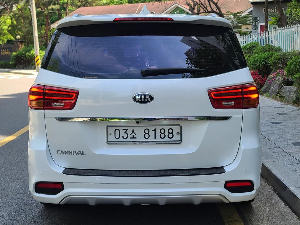KIA Carnival - Vista 4