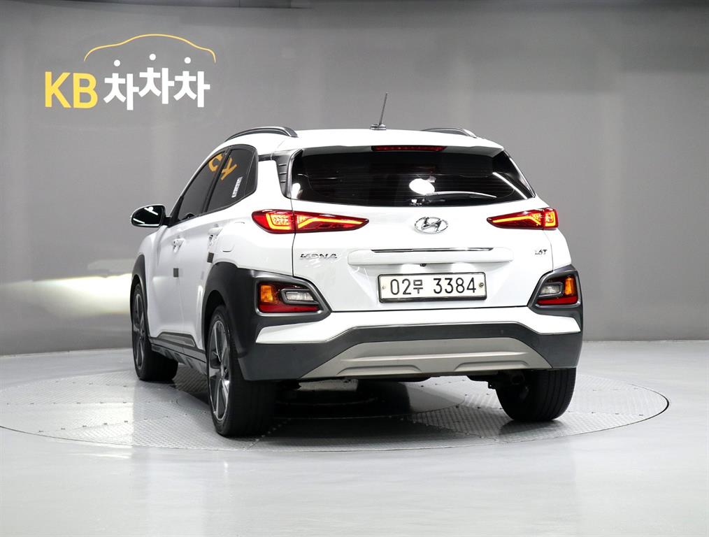 HYUNDAI Kona - Vista 4