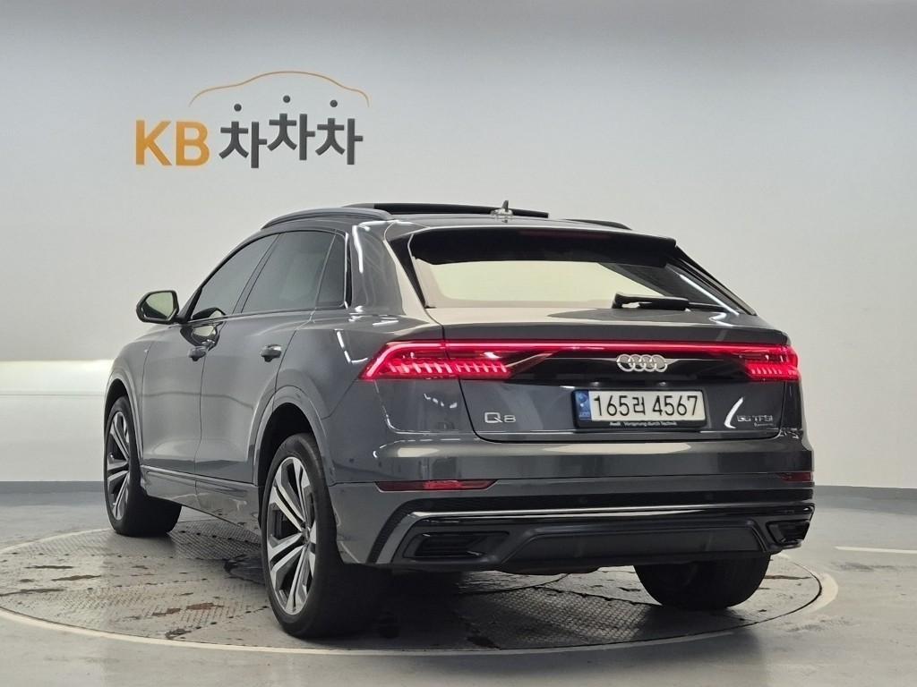 Audi Q8 - Vista 2