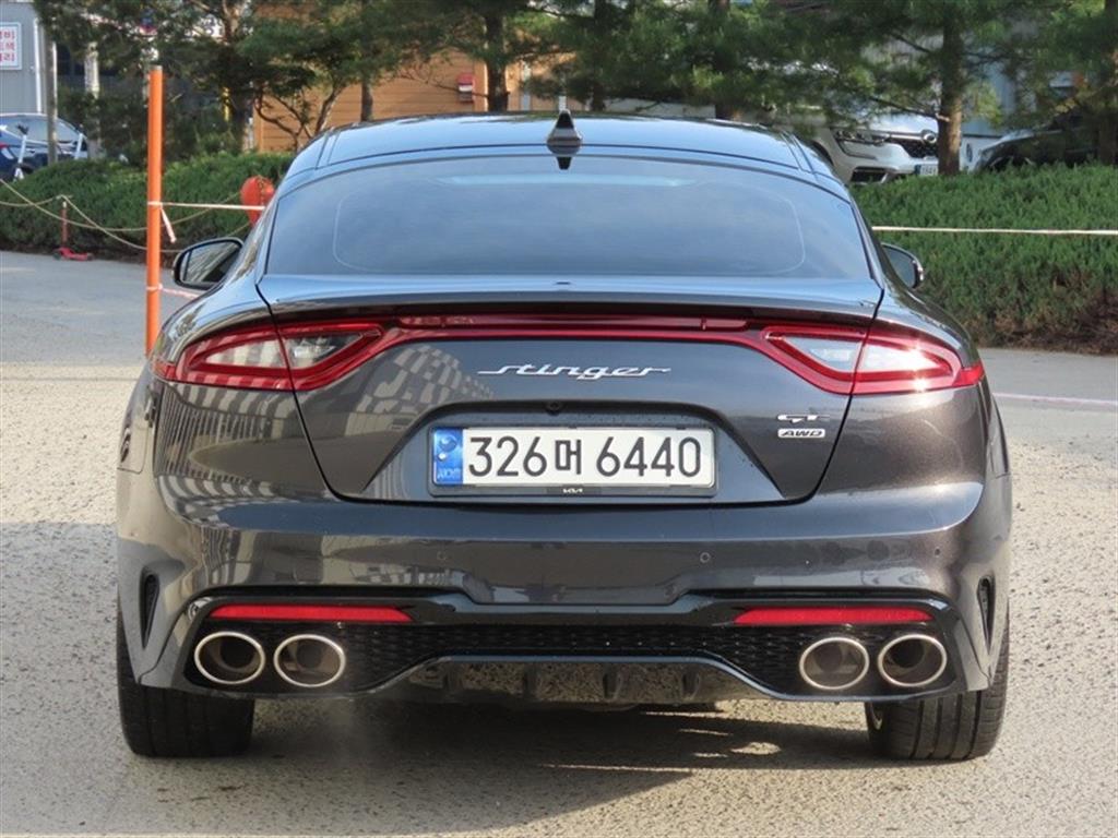 KIA Stinger - Vista 7