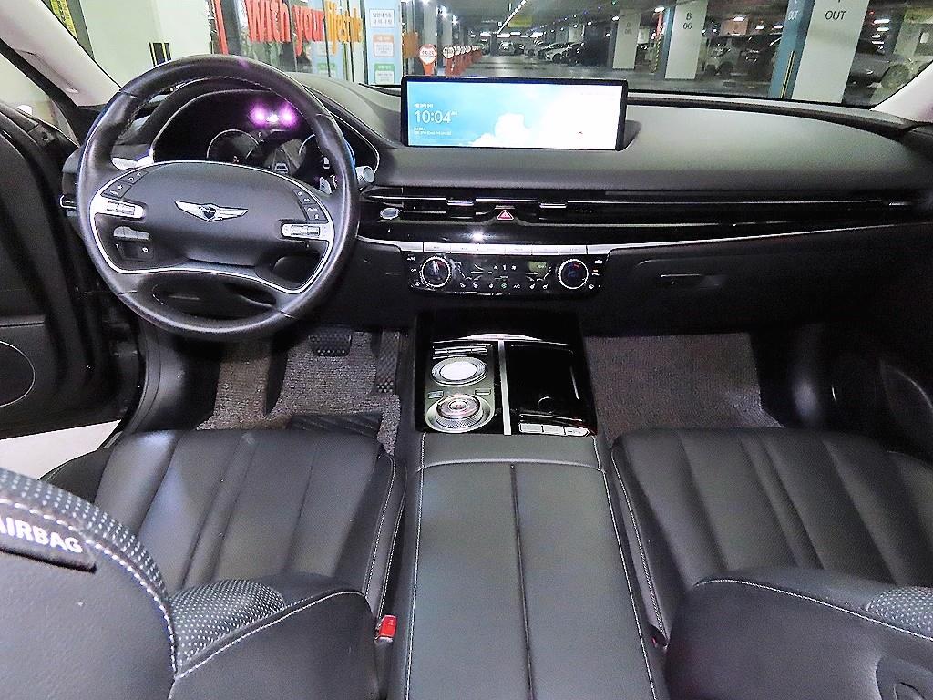 Genesis G80 - Vista 10