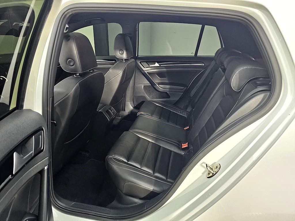 Volkswagen Golf - Vista 9