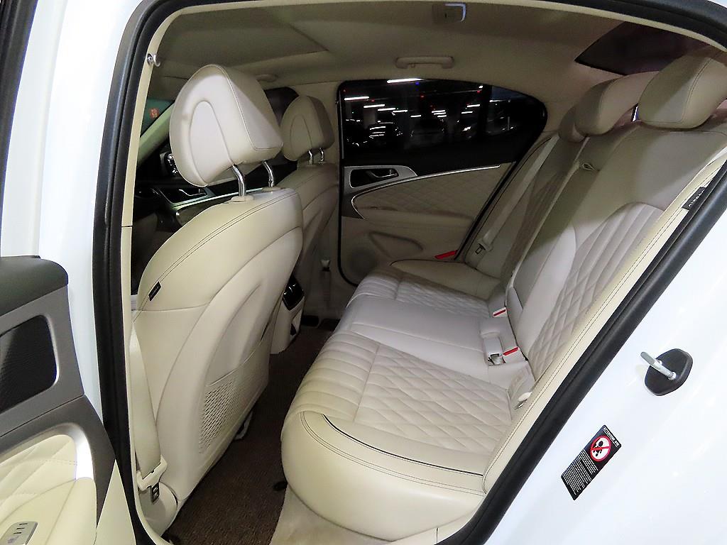 Genesis G70 - Vista 7