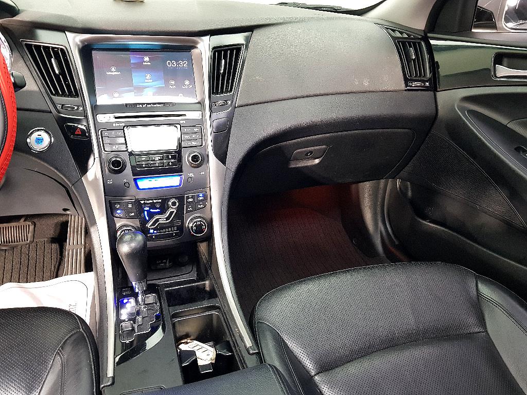 HYUNDAI Sonata - Vista 10