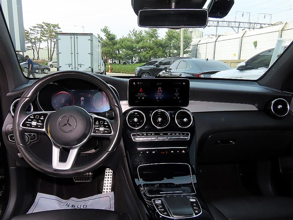 Mercedes Benz GLC Class - Vista 7