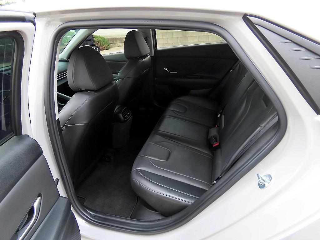 HYUNDAI Avante - Vista 6