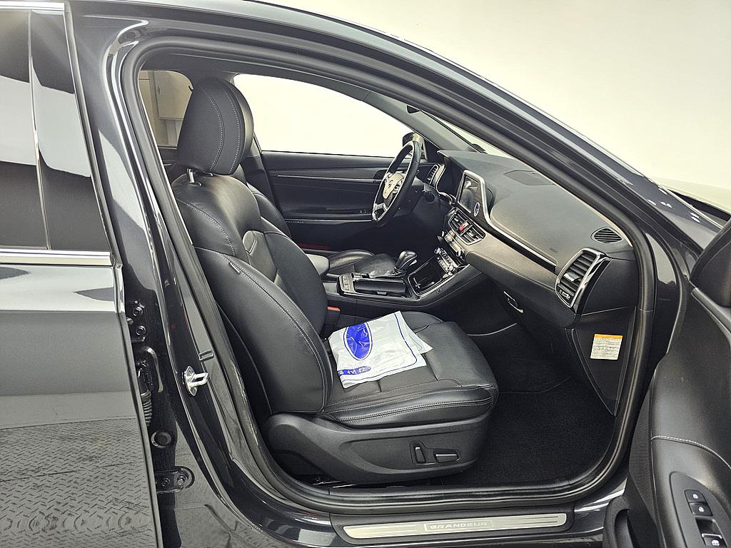 HYUNDAI Grandeur - Vista 11