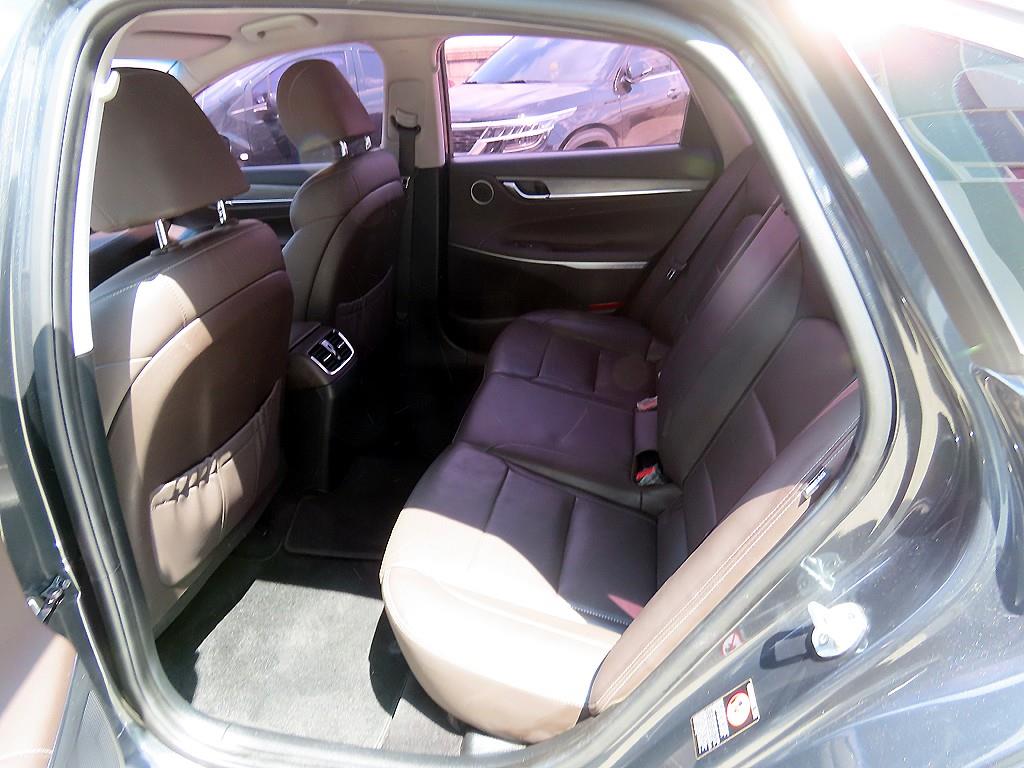 HYUNDAI Grandeur - Vista 6