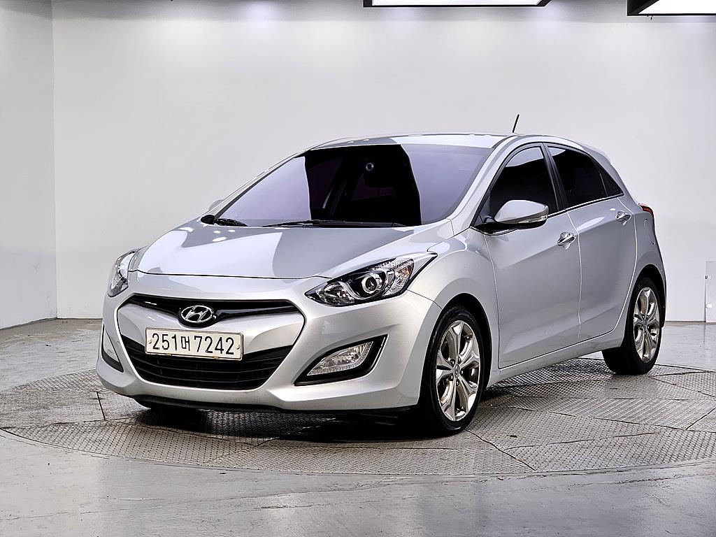 HYUNDAI i30 2014 Plateado - Importación desde Corea - HF Imports Iquique - Foto 1