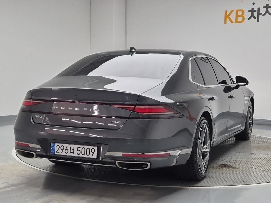 Genesis G90 - Vista 3