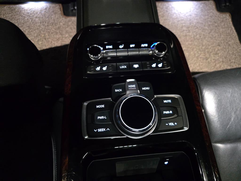 Genesis EQ900 - Vista 9