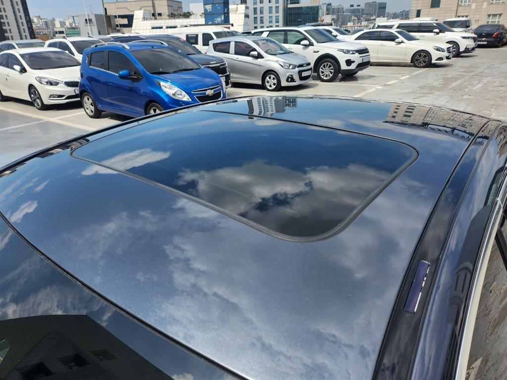Mercedes Benz C Class - Vista 5