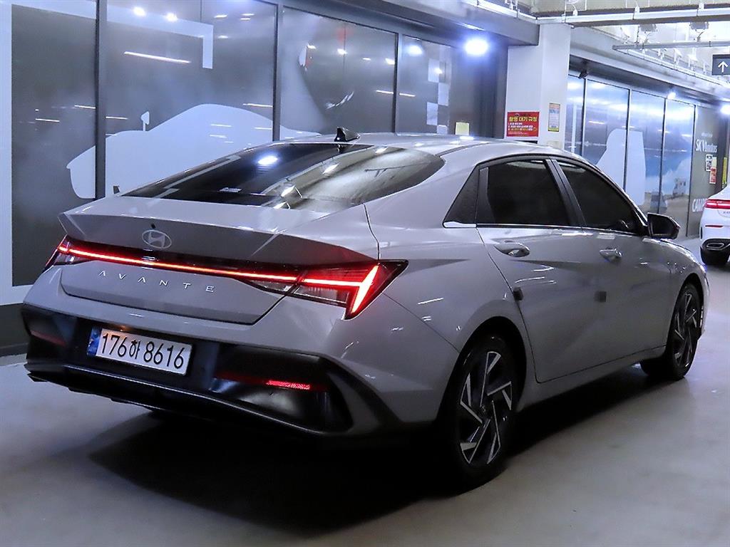 HYUNDAI Avante - Vista 4