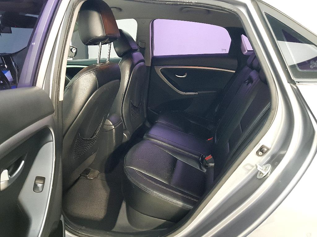 HYUNDAI i30 - Vista 9