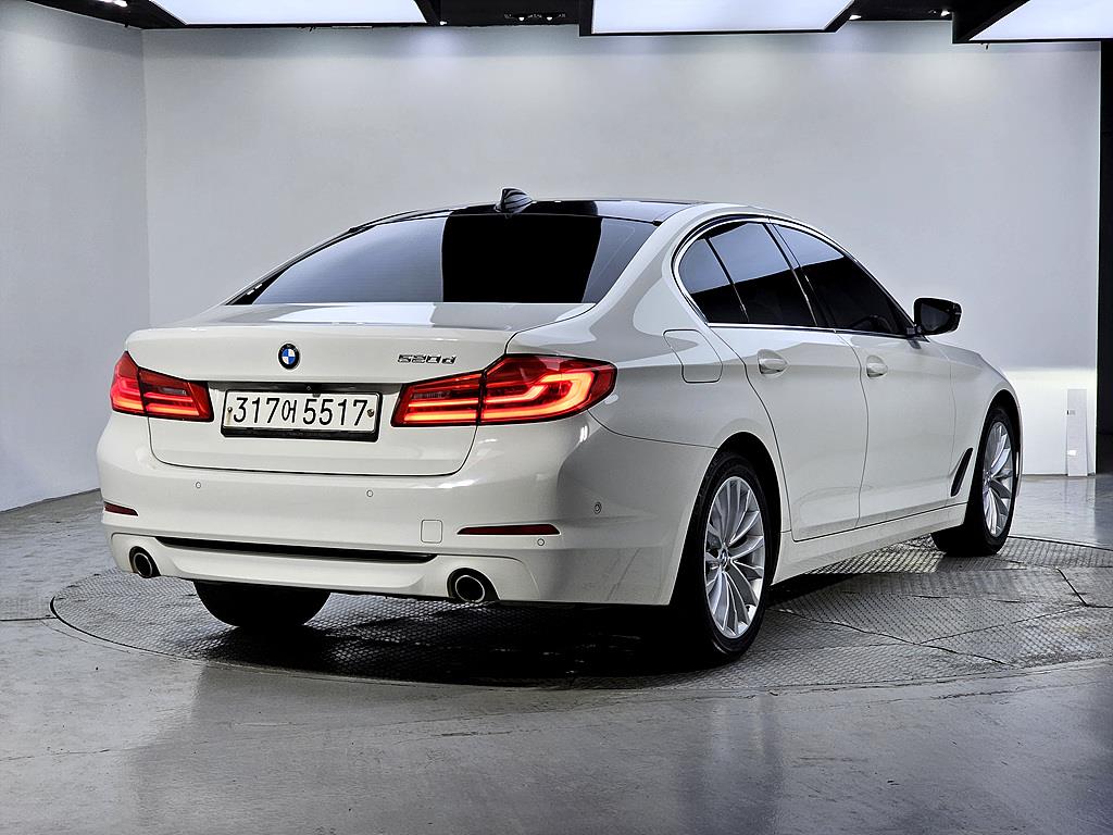 BMW 5 Series - Vista 4