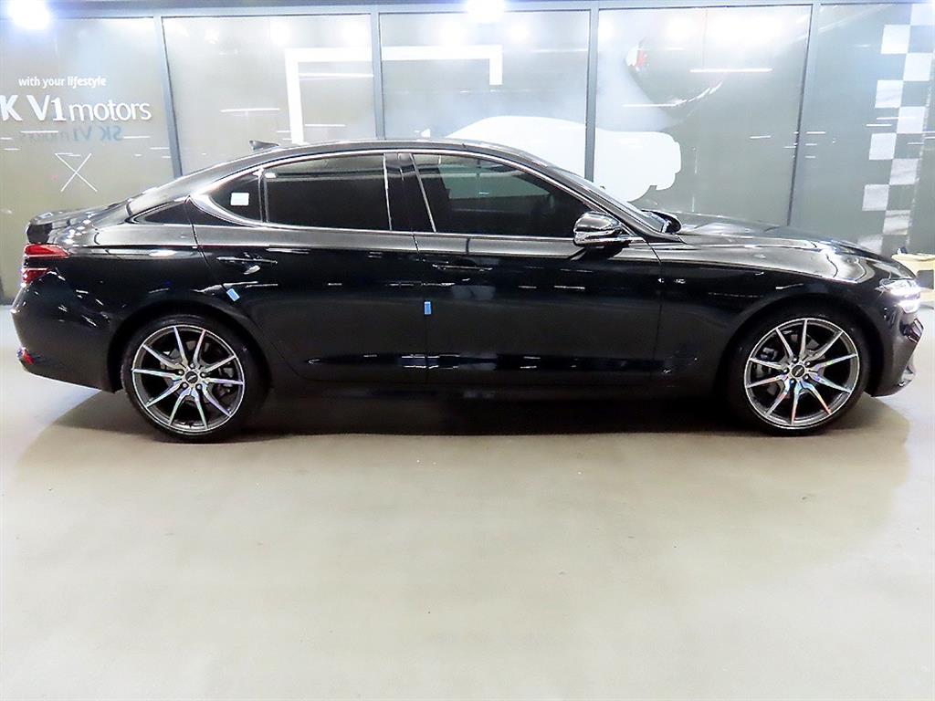 Genesis G70 - Vista 3