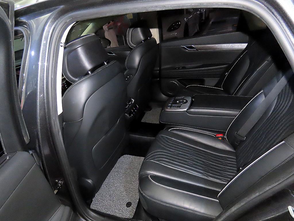 Genesis G80 - Vista 7