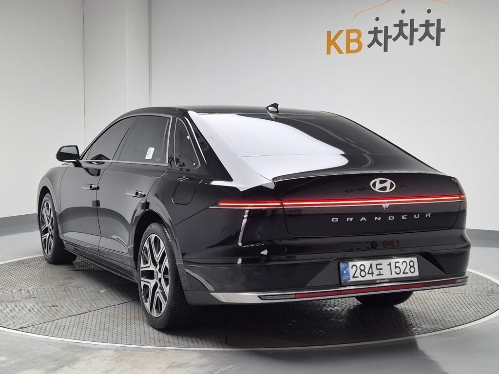 HYUNDAI Grandeur - Vista 3