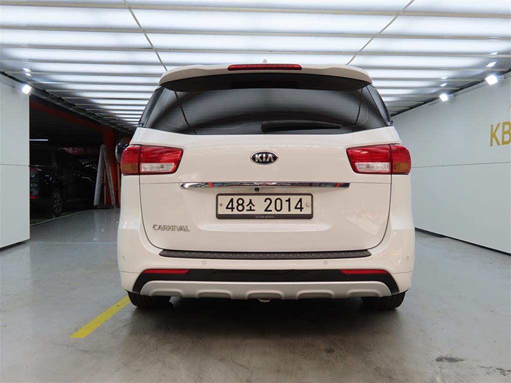 KIA Carnival - Vista 3
