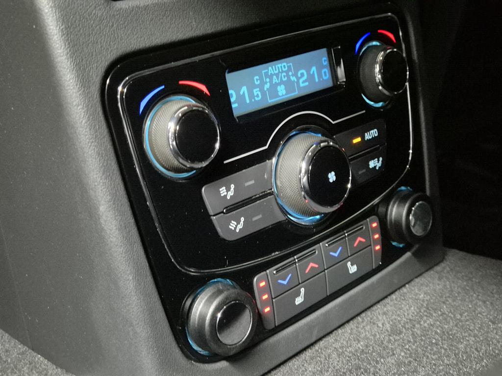 Jaguar XF - Vista 12