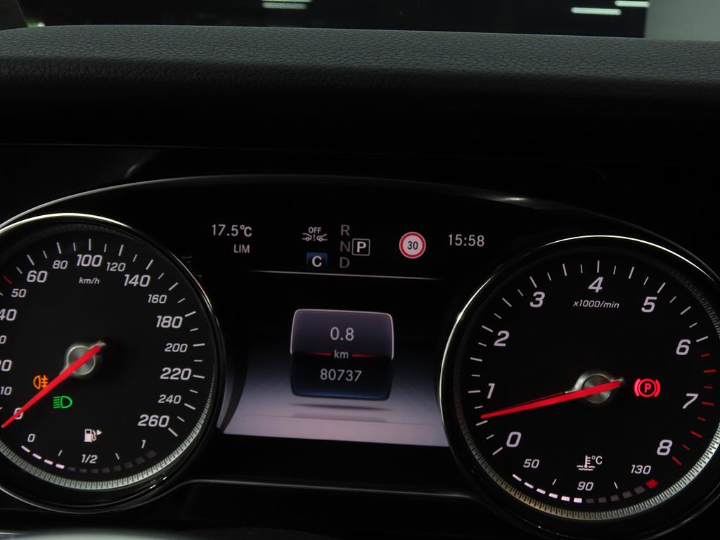 Mercedes Benz E class - Vista 9