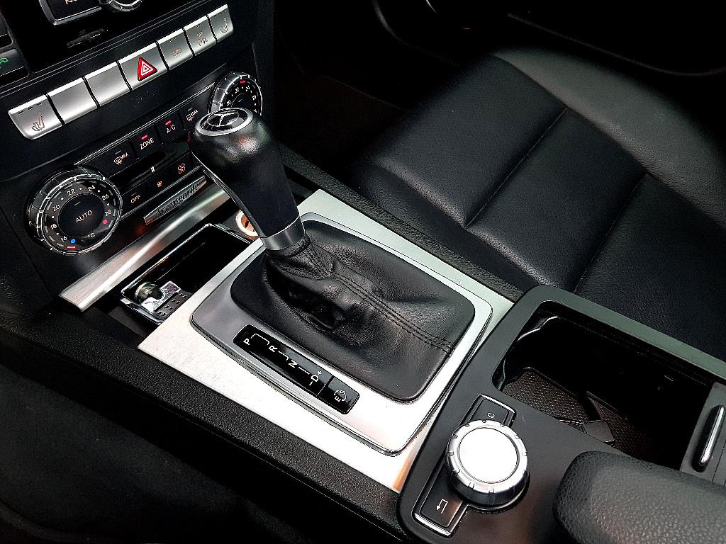 Mercedes Benz C Class 2013 Gris - Importación desde Corea - HF Imports Iquique - Foto 14
