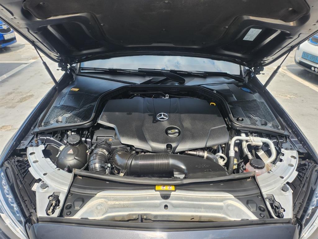 Mercedes Benz C Class - Vista 11