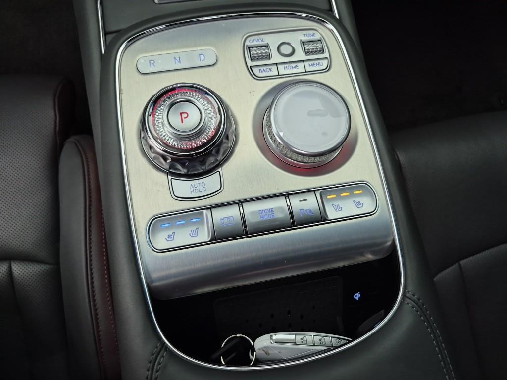 Genesis G90 - Vista 8