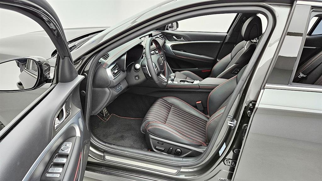 Genesis G70 - Vista 7