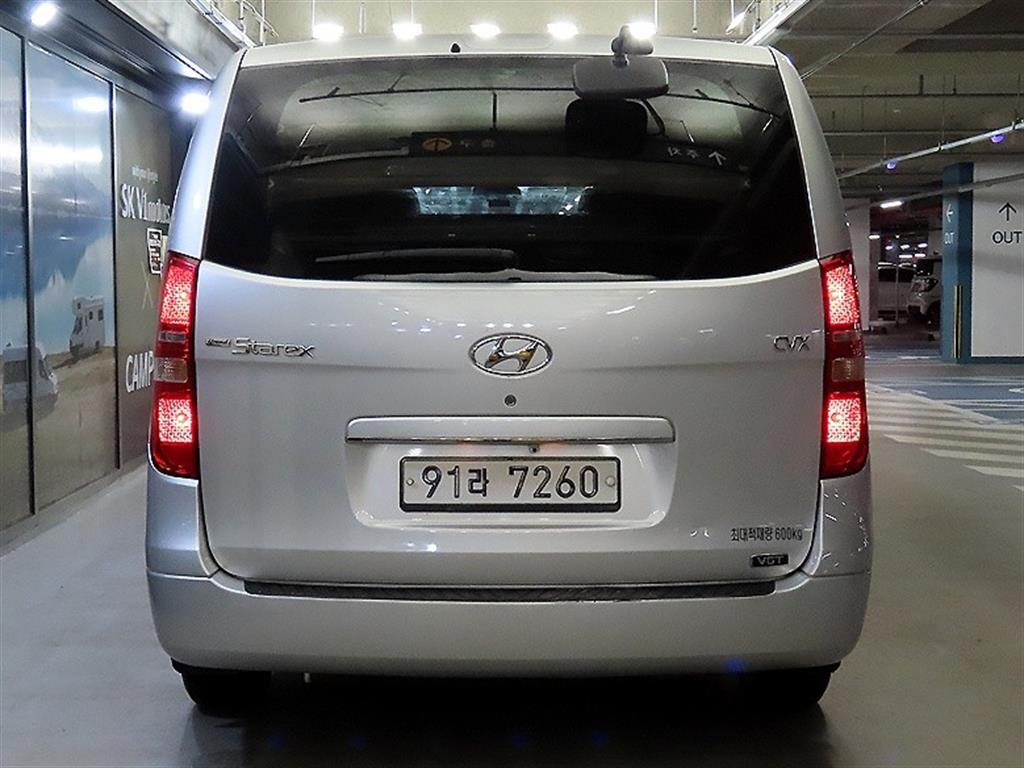 HYUNDAI Starex - Vista 5