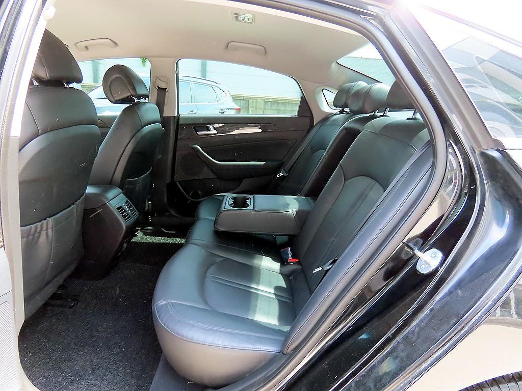 HYUNDAI Sonata - Vista 6