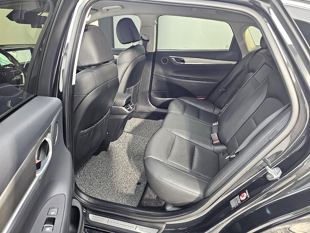 HYUNDAI Grandeur - Vista 9