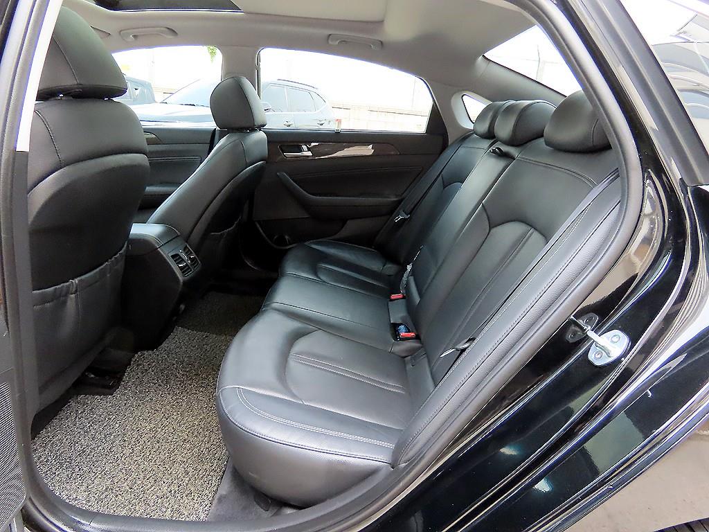 HYUNDAI Sonata - Vista 6