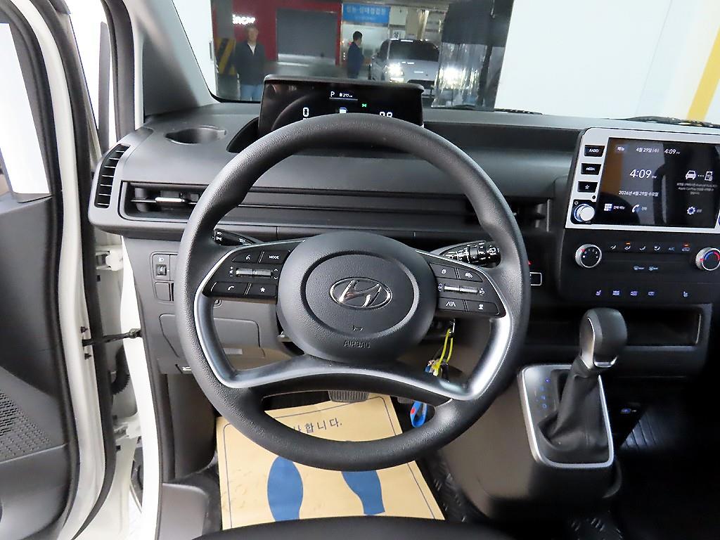 HYUNDAI Staria - Vista 9