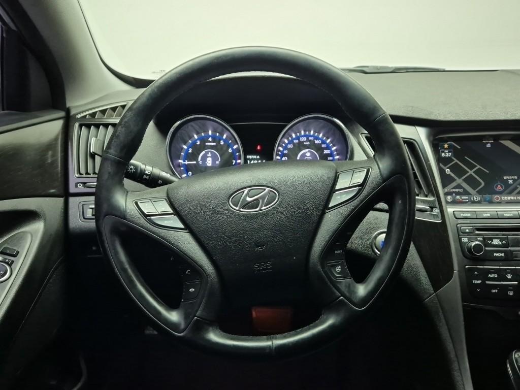 HYUNDAI Sonata - Vista 9