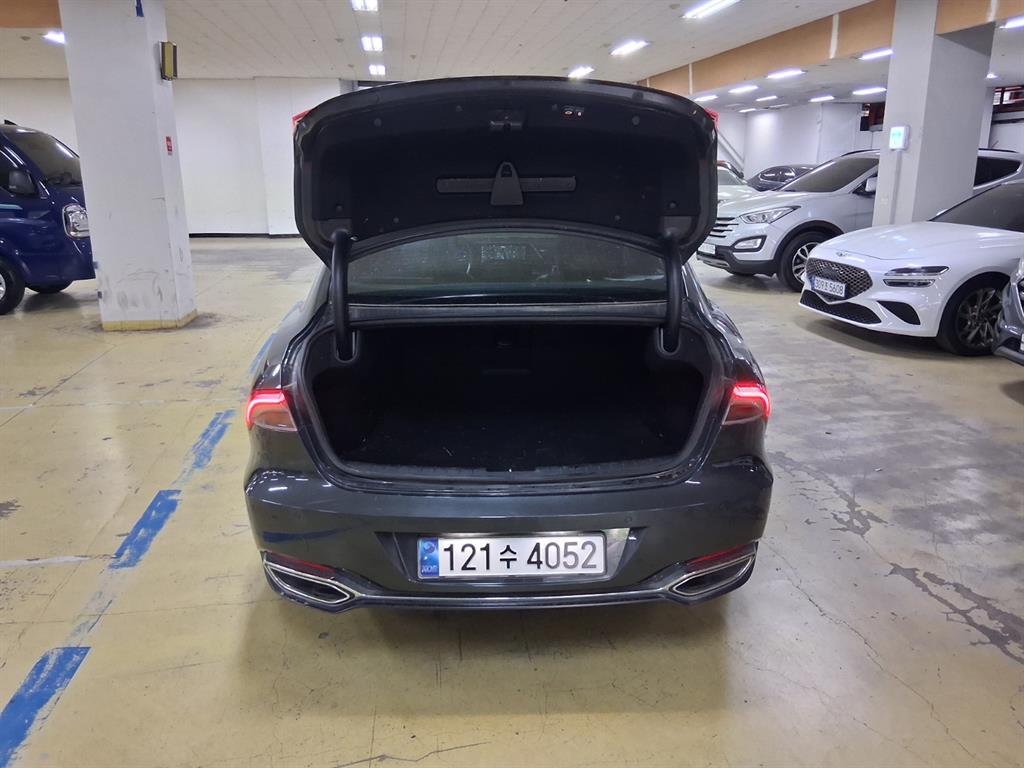 HYUNDAI Grandeur - Vista 5