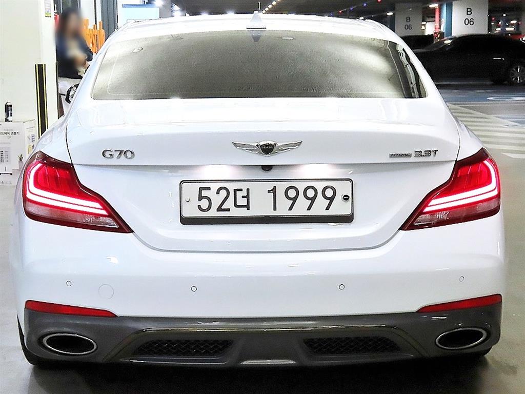 Genesis G70 - Vista 5