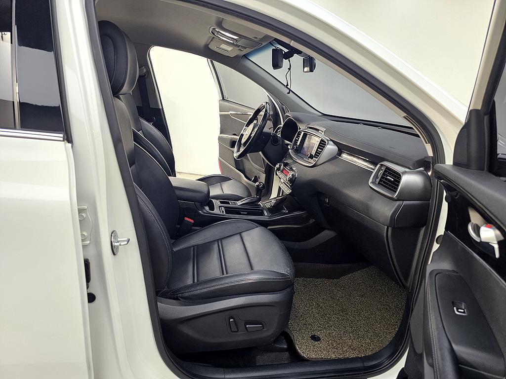 KIA Sorento - Vista 11