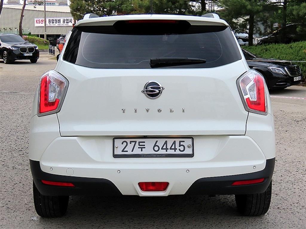 Ssangyong Tivoli - Vista 4