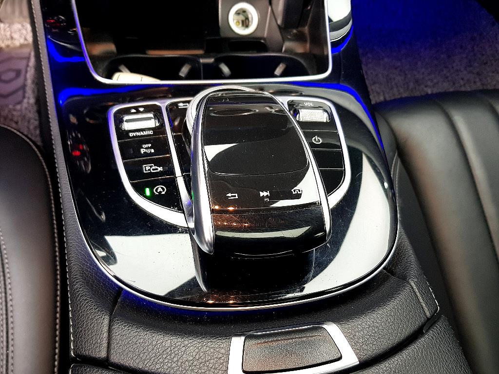 Mercedes Benz E class - Vista 12
