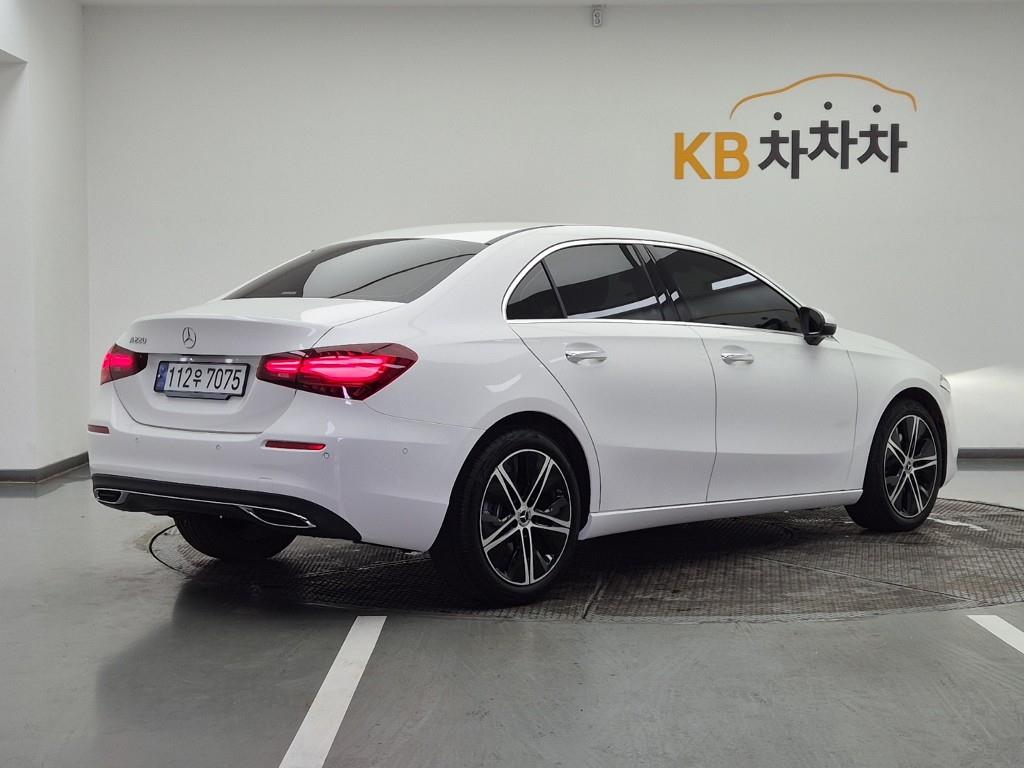 Mercedes Benz A Class - Vista 4
