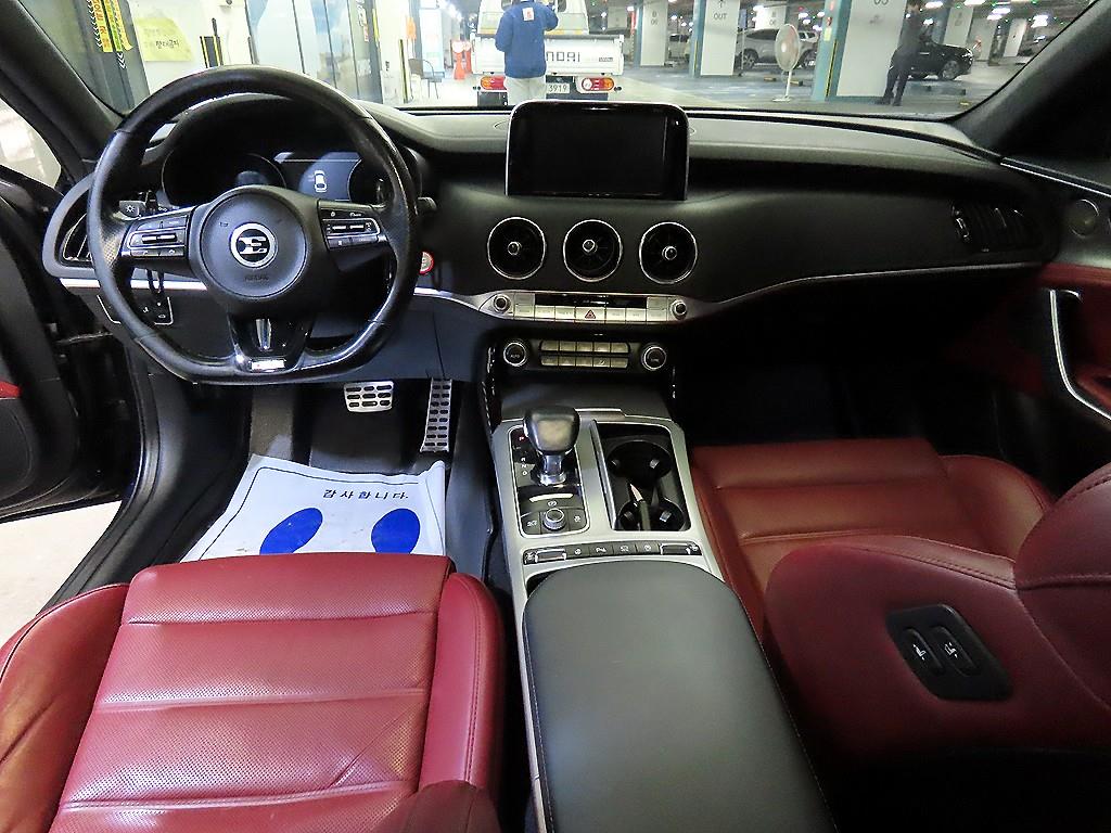 KIA Stinger - Vista 10