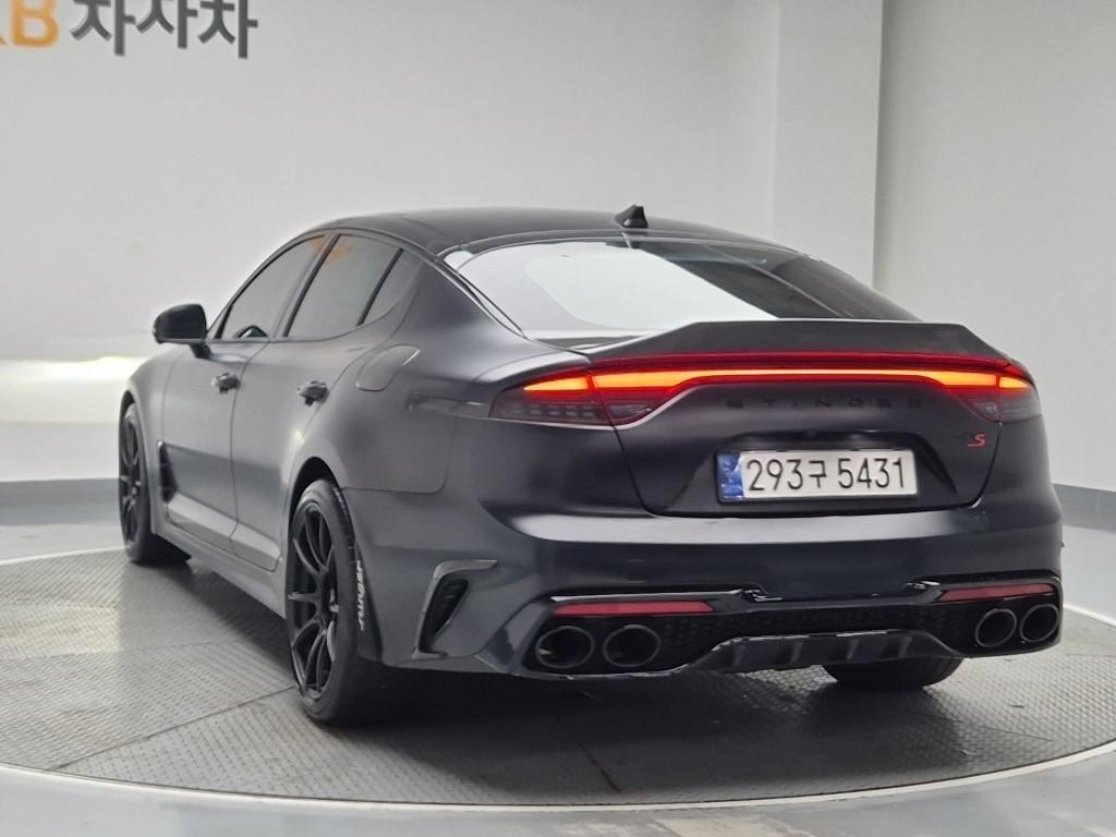 KIA Stinger - Vista 2
