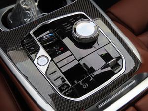 BMW X7 - Vista 12