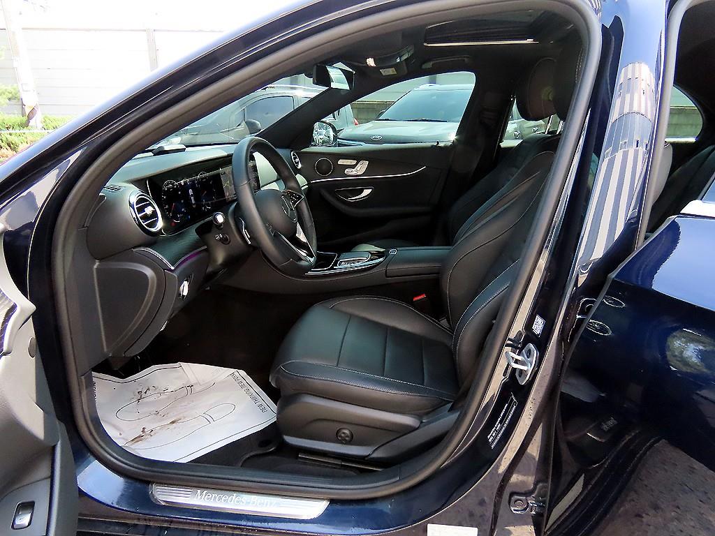 Mercedes Benz E class - Vista 5